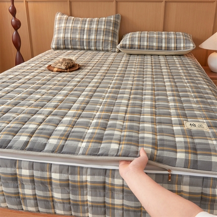 伊人坊2025新款全棉色织水洗棉六面全包床笠床垫保护套无印风 夹棉床围-诺卡格