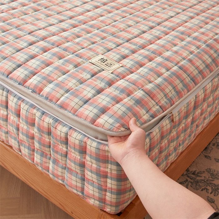 91家纺网 家纺一手货源 找家纺 （总）伊人坊2025新款全棉色织水洗棉六面全包床笠床垫保护套无印风