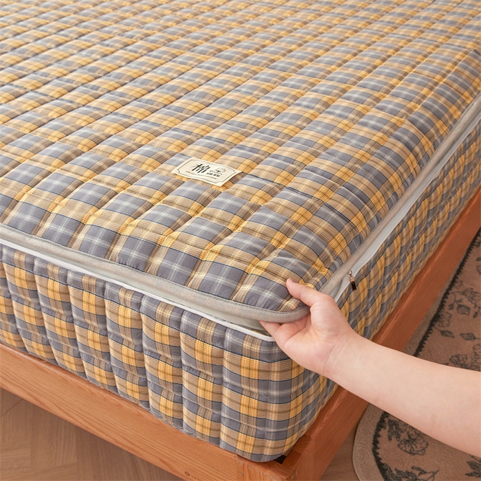 91家纺网 家纺一手货源 找家纺 伊人坊2025新款全棉色织水洗棉六面全包床笠床垫保护套无印风 夹棉床围-黄调格