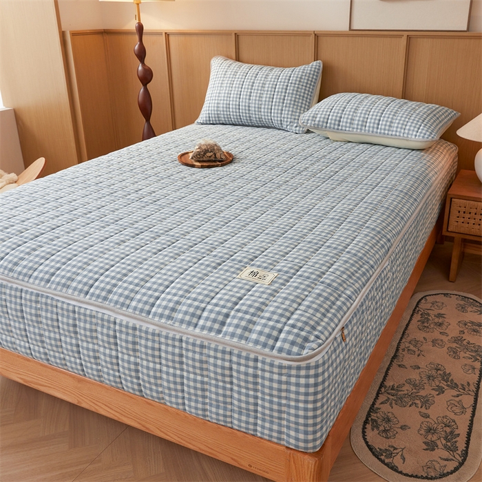 91家纺网 家纺一手货源 找家纺 伊人坊2025新款全棉色织水洗棉六面全包床笠床垫保护套无印风 夹棉床围-蓝小格
