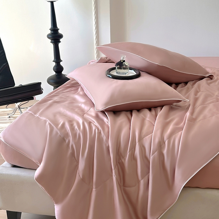 91家纺网 家纺一手货源 找家纺 百寐 2025新款60S兰精天丝夏被系列 樱花粉