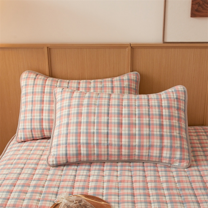 91家纺网 家纺一手货源 找家纺 伊人坊2025新款全棉色织水洗棉六面全包床笠床垫保护套无印风 夹棉床围-贝拉粉