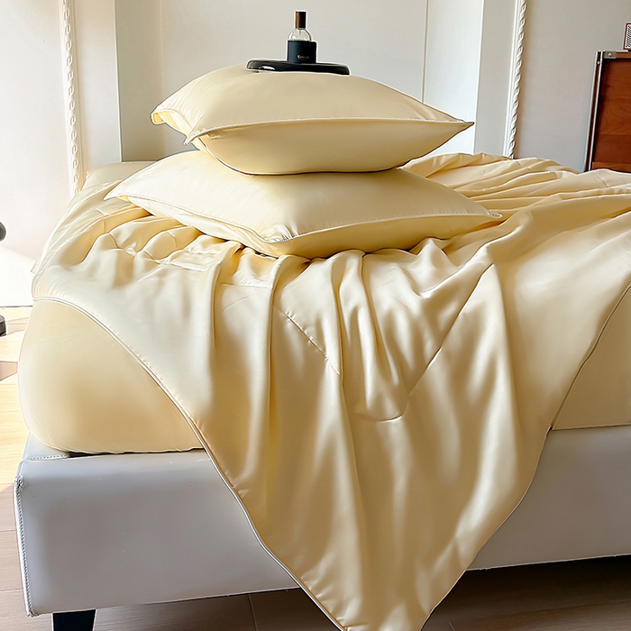 91家纺网 家纺一手货源 找家纺 百寐 2025新款60S兰精天丝夏被系列 奶昔黄