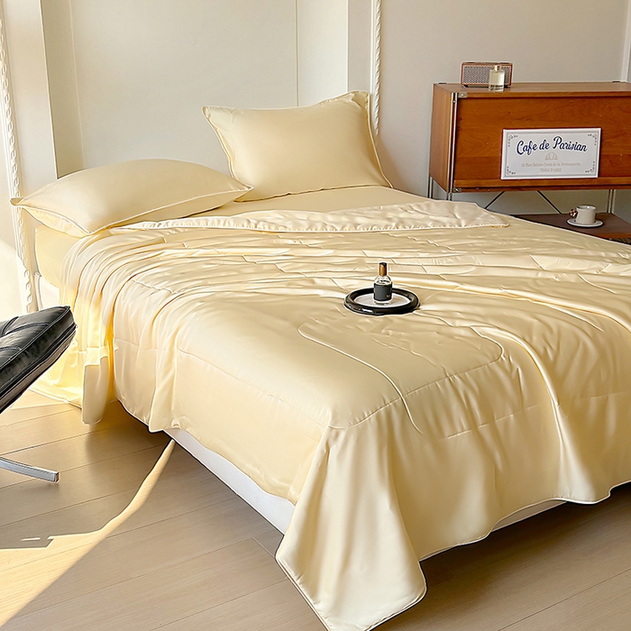 91家纺网 家纺一手货源 找家纺 百寐 2025新款60S兰精天丝夏被系列 奶昔黄