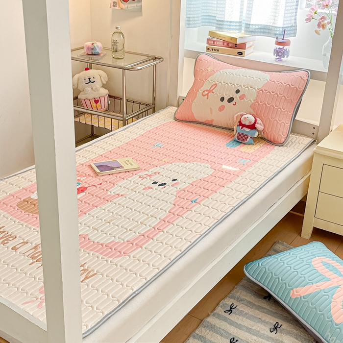 91家纺网 家纺一手货源 找家纺 川悦生活 2025新款大阪宿舍凉感丝凉席 莫妮恰