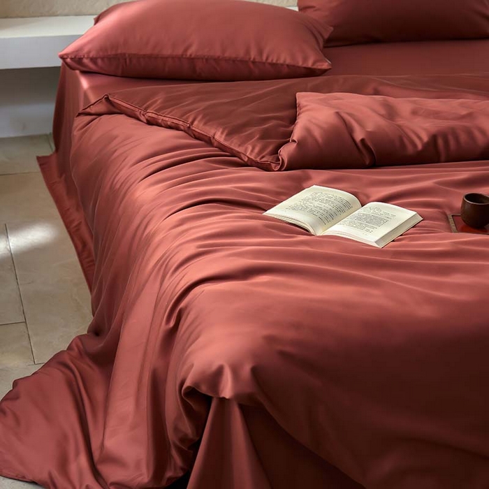 91家纺网 家纺一手货源 找家纺 咏绒家纺工厂店 2025新款60支奥地利兰精天丝纯色天丝棉四件套 朱砂红（酒红）