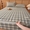 91家纺网 家纺一手货源 找家纺 （总）伊人坊2025新款全棉色织水洗棉六面全包床笠床垫保护套无印风