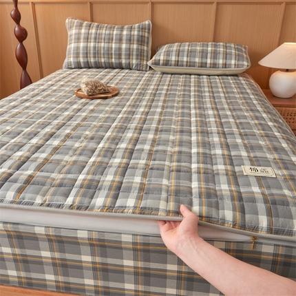 91家纺网 家纺一手货源 找家纺 （总）伊人坊2025新款全棉色织水洗棉六面全包床笠床垫保护套无印风