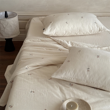 鹿班家居 2025新款夏季双层皱皱纱刺绣夏被系列—春野【 标准会员-20元】 春野-白色