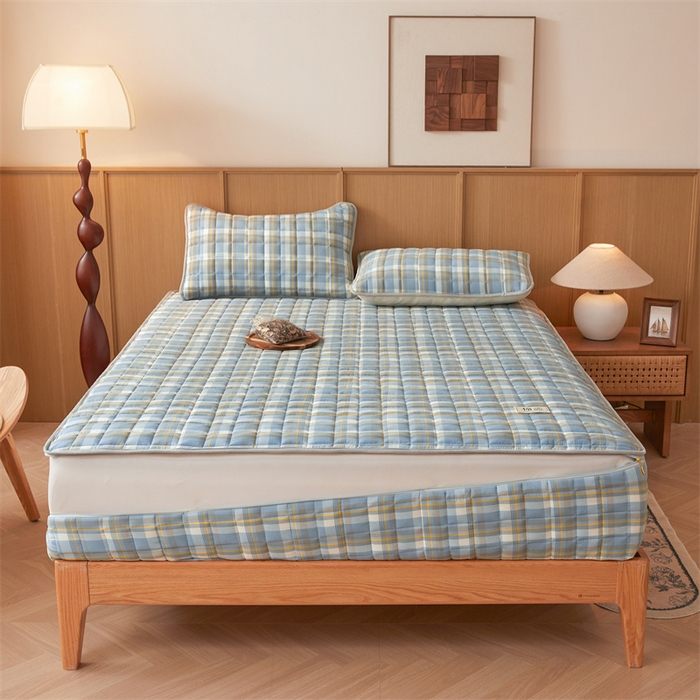 91家纺网 家纺一手货源 找家纺 伊人坊2025新款全棉色织水洗棉六面全包床笠床垫保护套无印风 夹棉床围-简兮蓝