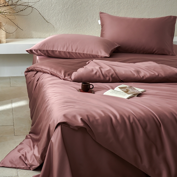 91家纺网 家纺一手货源 找家纺 咏绒家纺工厂店 2025新款60支奥地利兰精天丝纯色天丝棉四件套 覆盆子（芋泥豆沙）