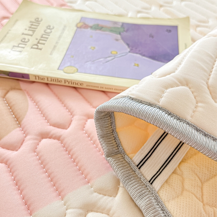 91家纺网 家纺一手货源 找家纺 川悦生活 2025新款大阪宿舍凉感丝凉席 莫妮恰