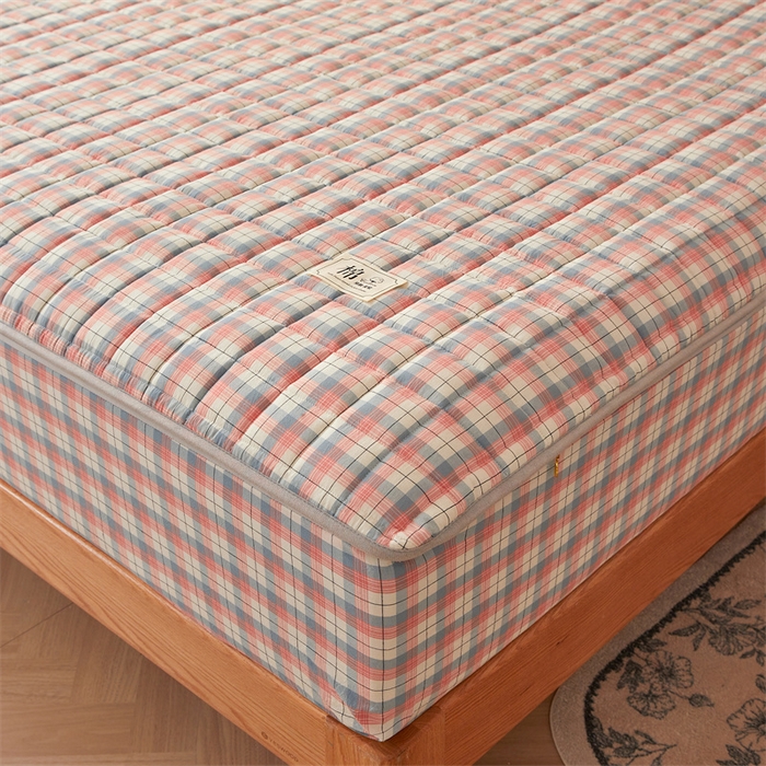 91家纺网 家纺一手货源 找家纺 伊人坊2025新款全棉色织水洗棉六面全包床笠床垫保护套无印风 单层床围-贝拉粉