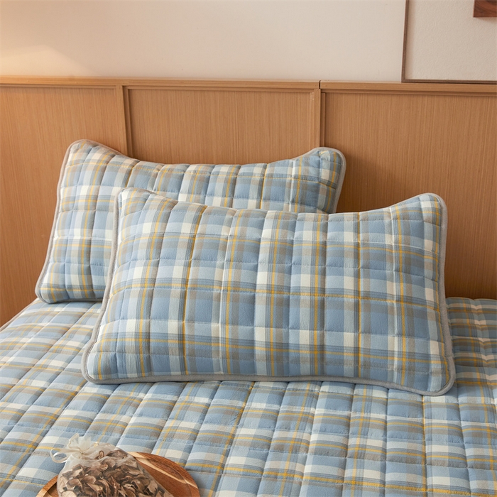 91家纺网 家纺一手货源 找家纺 伊人坊2025新款全棉色织水洗棉六面全包床笠床垫保护套无印风 夹棉床围-简兮蓝