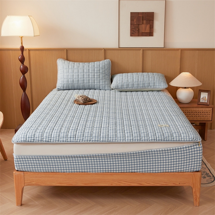 91家纺网 家纺一手货源 找家纺 伊人坊2025新款全棉色织水洗棉六面全包床笠床垫保护套无印风 单层床围-蓝小格