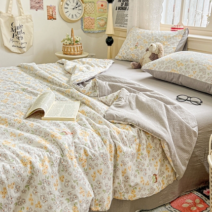 91家纺网 家纺一手货源 找家纺 （总）一比一家纺 2025新款云感皱皱纱简单款夏被夏凉被空调被四件套