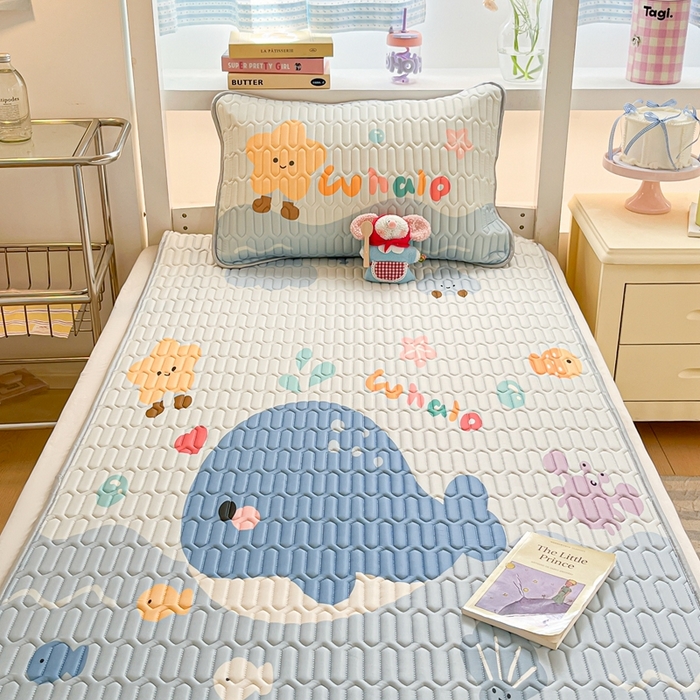 91家纺网 家纺一手货源 找家纺 川悦生活 2025新款大阪宿舍凉感丝凉席 夏日噗噜