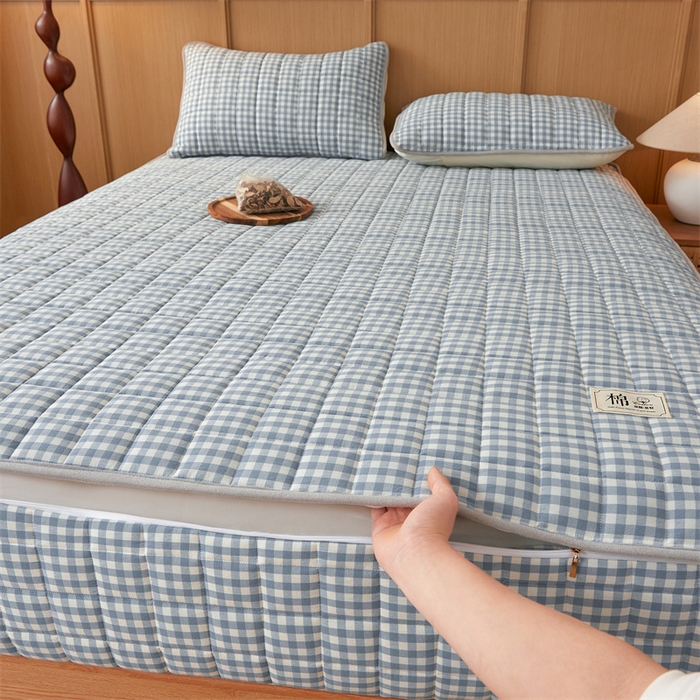 91家纺网 家纺一手货源 找家纺 伊人坊2025新款全棉色织水洗棉六面全包床笠床垫保护套无印风 夹棉床围-蓝小格