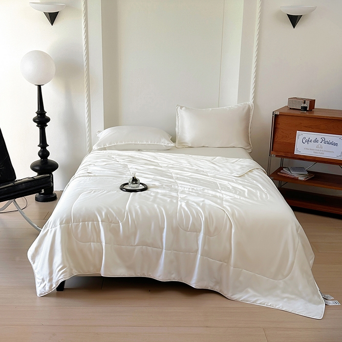 91家纺网 家纺一手货源 找家纺 百寐 2025新款60S兰精天丝夏被系列 奶白