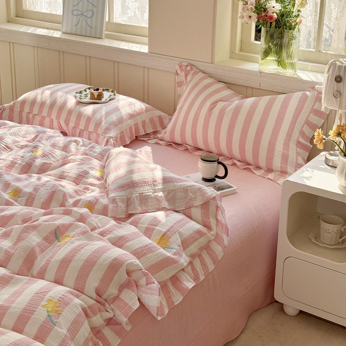 91家纺网 家纺一手货源 找家纺 2025新品全棉色织皱皱纱刺绣款四件套 流星雨