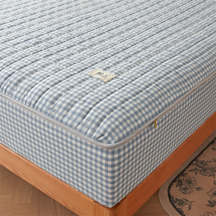 91家纺网 家纺一手货源 找家纺 伊人坊2025新款全棉色织水洗棉六面全包床笠床垫保护套无印风 单层床围-蓝小格