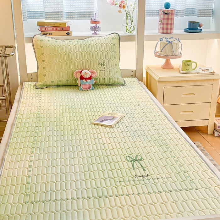 91家纺网 家纺一手货源 找家纺 川悦生活 2025新款大阪宿舍凉感丝凉席 夏天物语