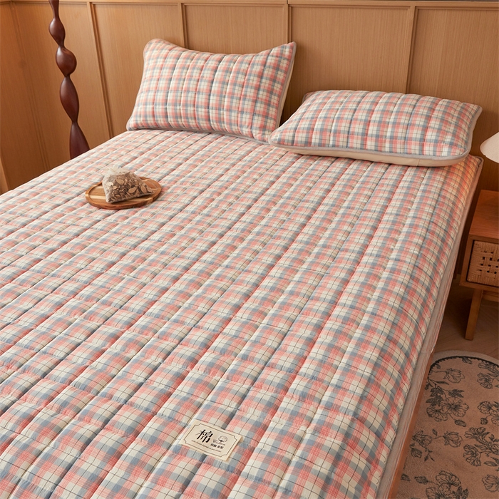 91家纺网 家纺一手货源 找家纺 伊人坊2025新款全棉色织水洗棉六面全包床笠床垫保护套无印风 单层床围-贝拉粉