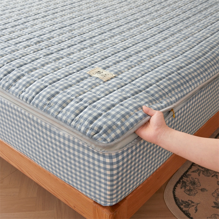 91家纺网 家纺一手货源 找家纺 伊人坊2025新款全棉色织水洗棉六面全包床笠床垫保护套无印风 单层床围-蓝小格