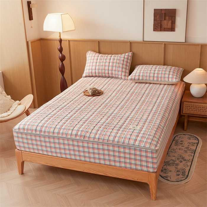 91家纺网 家纺一手货源 找家纺 伊人坊2025新款全棉色织水洗棉六面全包床笠床垫保护套无印风 单层床围-贝拉粉