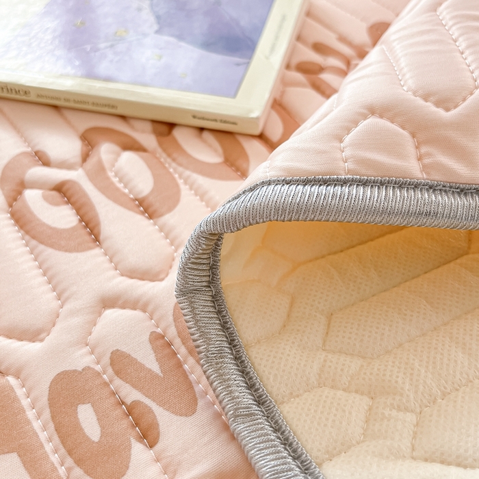 91家纺网 家纺一手货源 找家纺 川悦生活 2025新款大阪宿舍凉感丝凉席 晚安夏洛