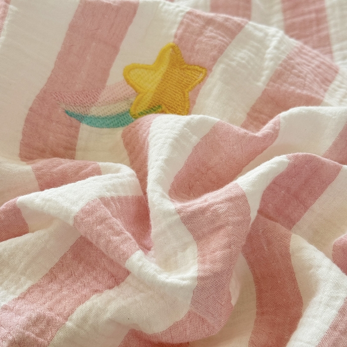 91家纺网 家纺一手货源 找家纺 2025新品全棉色织皱皱纱刺绣款四件套 流星雨