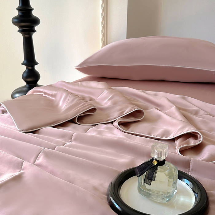 91家纺网 家纺一手货源 找家纺 百寐 2025新款60S兰精天丝夏被系列 樱花粉