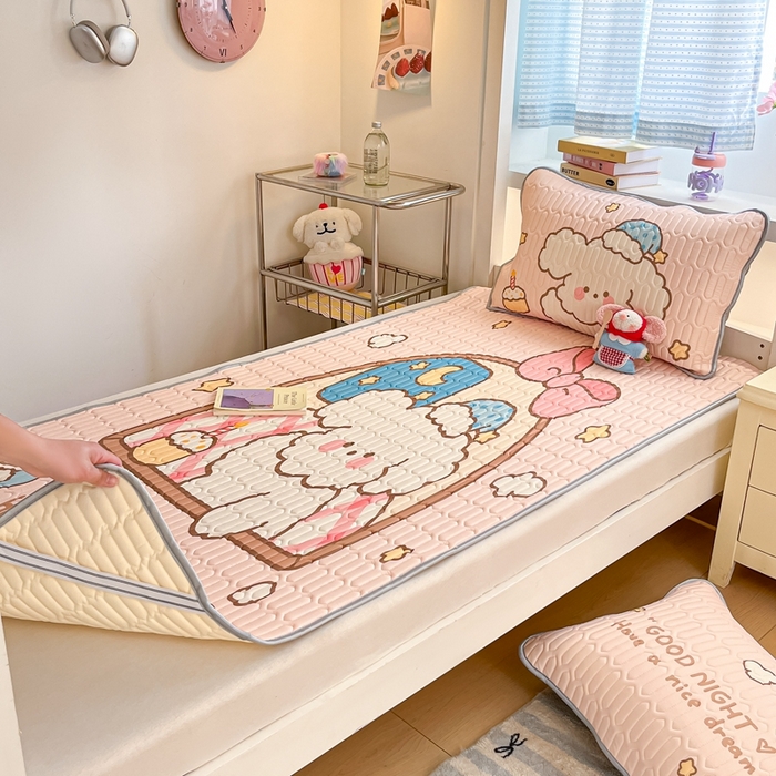 91家纺网 家纺一手货源 找家纺 川悦生活 2025新款大阪宿舍凉感丝凉席 晚安夏洛