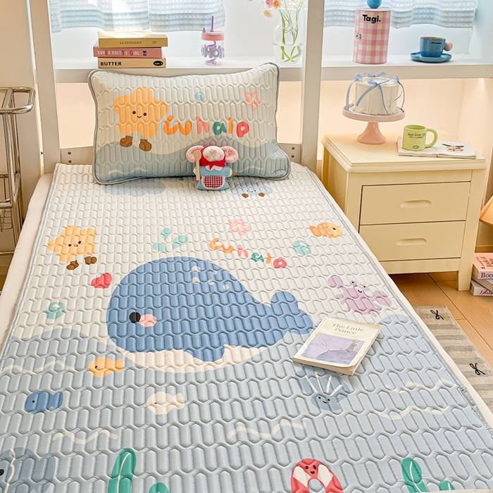 91家纺网 家纺一手货源 找家纺 川悦生活 2025新款大阪宿舍凉感丝凉席 夏日噗噜