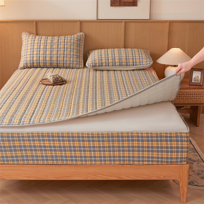 91家纺网 家纺一手货源 找家纺 伊人坊2025新款全棉色织水洗棉六面全包床笠床垫保护套无印风 单层床围-黄调格