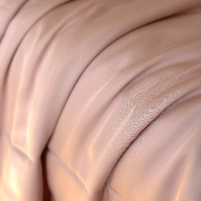 91家纺网 家纺一手货源 找家纺 百寐 2025新款60S兰精天丝夏被系列 樱花粉