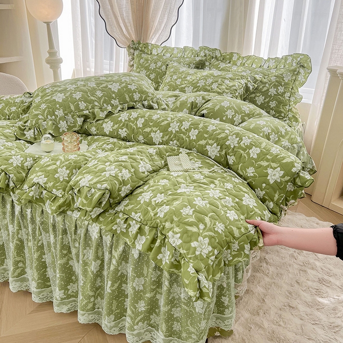 91家纺网 家纺一手货源 找家纺 宜凡家纺 2025新款糯糯棉全夹棉床笠式床裙四件套 后庭花