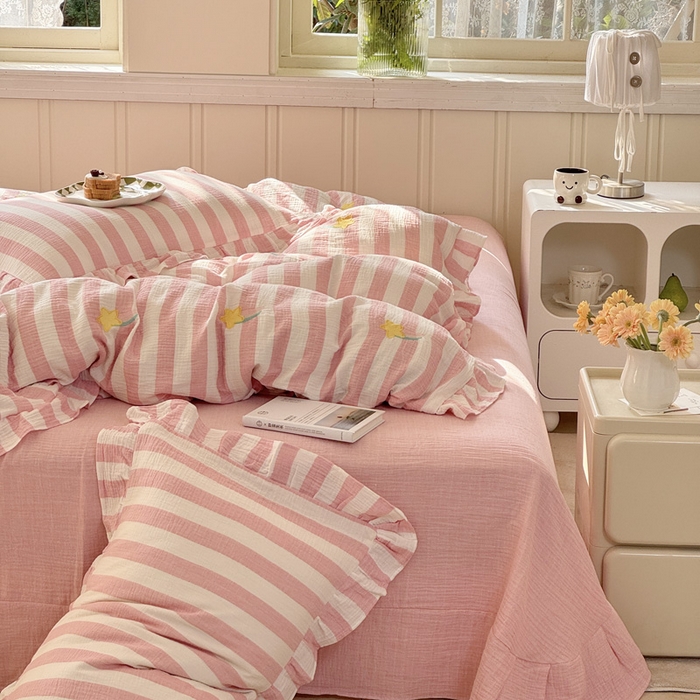 91家纺网 家纺一手货源 找家纺 2025新品全棉色织皱皱纱刺绣款四件套 流星雨