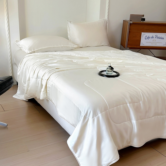 91家纺网 家纺一手货源 找家纺 百寐 2025新款60S兰精天丝夏被系列 奶白