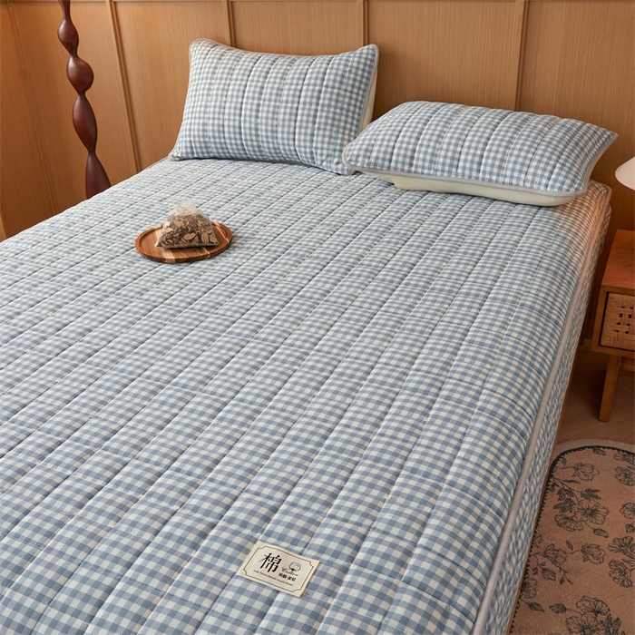 91家纺网 家纺一手货源 找家纺 伊人坊2025新款全棉色织水洗棉六面全包床笠床垫保护套无印风 夹棉床围-蓝小格