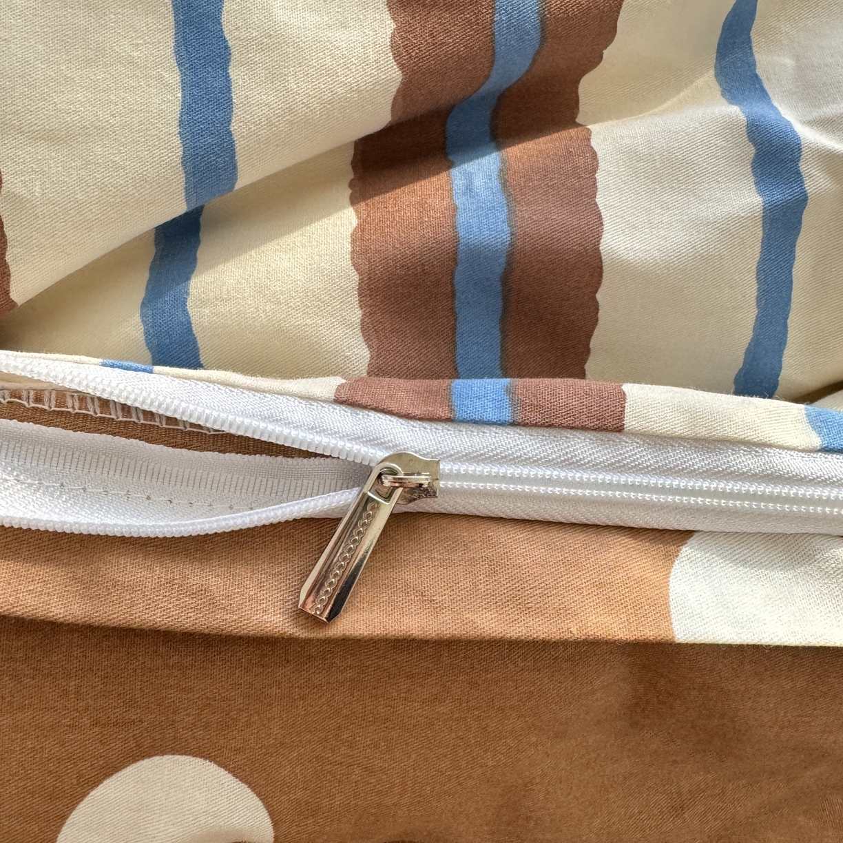 91家纺网 家纺一手货源 找家纺 吉象 2025新款大眼睛毛巾绣四件套 大眼睛-摩登米兰