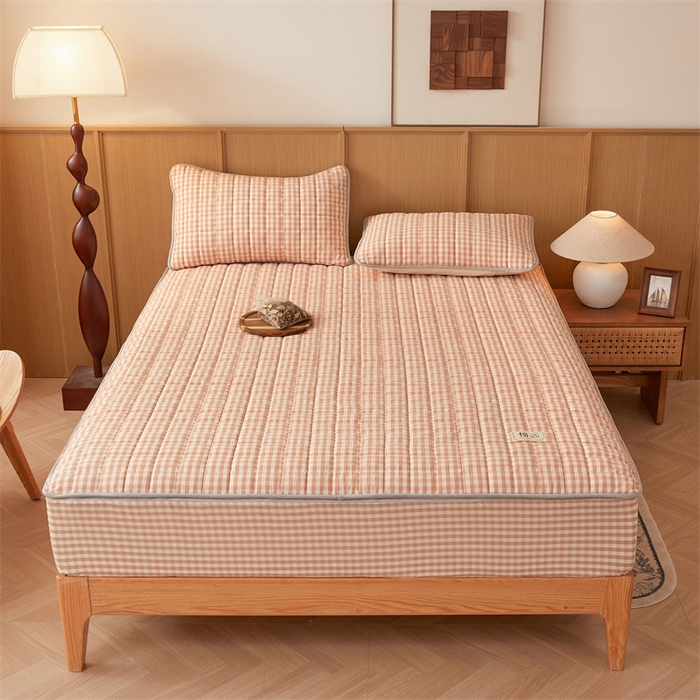 91家纺网 家纺一手货源 找家纺 伊人坊2025新款全棉色织水洗棉六面全包床笠床垫保护套无印风 单层床围-粉小格