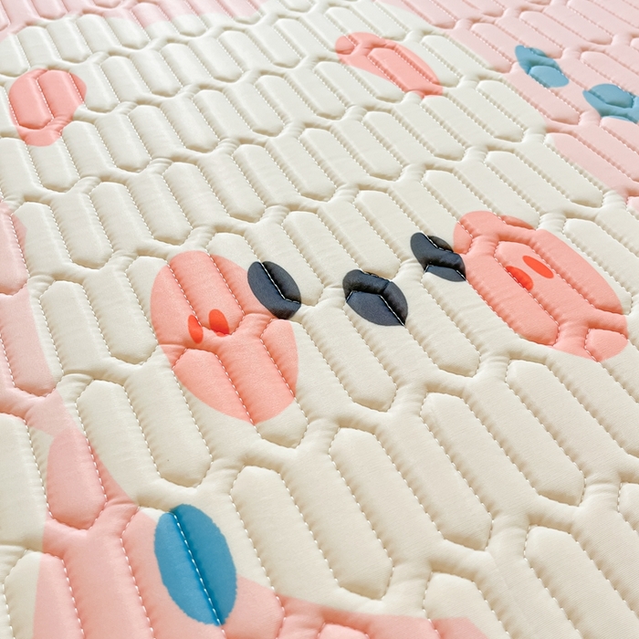 91家纺网 家纺一手货源 找家纺 川悦生活 2025新款大阪宿舍凉感丝凉席 奶泡小熊