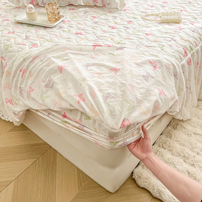 91家纺网 家纺一手货源 找家纺 宜凡家纺 2025新款糯糯棉全夹棉床笠式床裙三件套 蝶舞纷飞