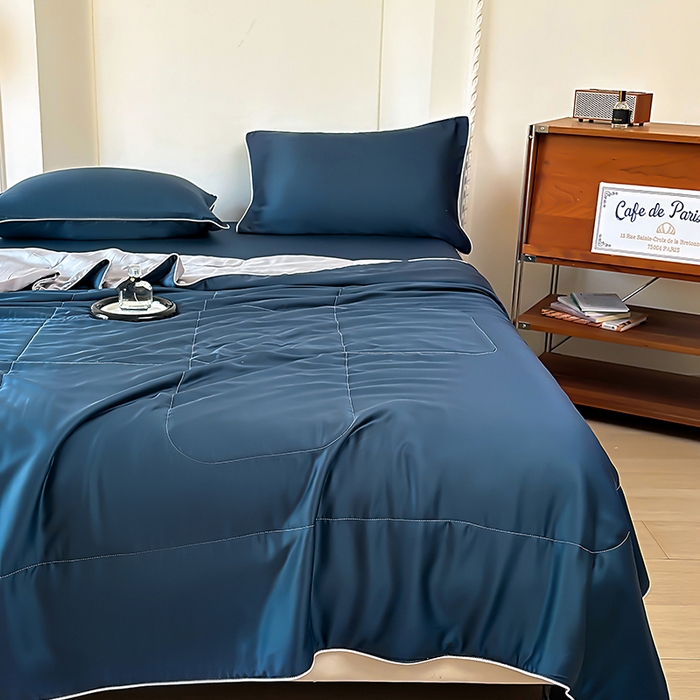 91家纺网 家纺一手货源 找家纺 百寐 2025新款60S兰精天丝夏被系列 宝石蓝+碳灰