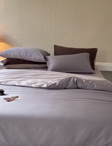 91家纺网 家纺一手货源 找家纺 咏绒家纺工厂店 2025新款60支奥地利兰精天丝纯色天丝棉四件套 紫萱（紫萱草-紫缇）