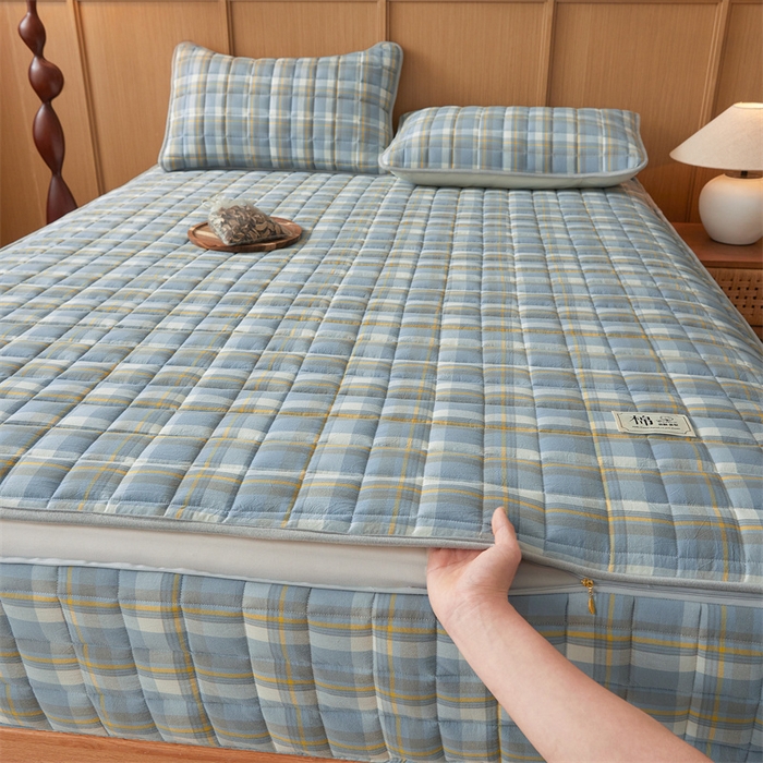 91家纺网 家纺一手货源 找家纺 伊人坊2025新款全棉色织水洗棉六面全包床笠床垫保护套无印风 夹棉床围-简兮蓝
