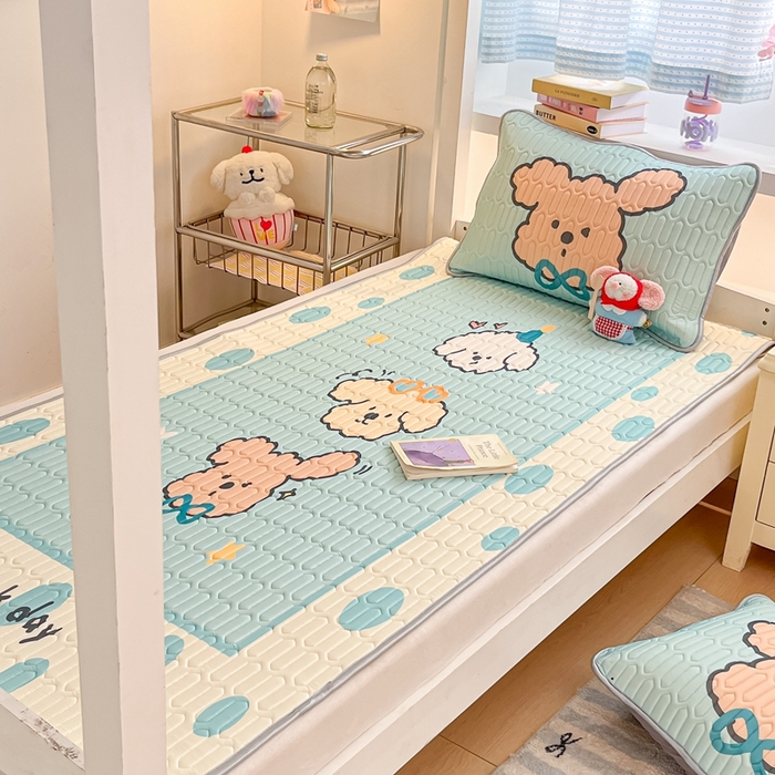 91家纺网 家纺一手货源 找家纺 川悦生活 2025新款大阪宿舍凉感丝凉席 旺仔啵啵