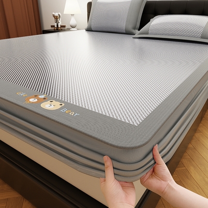 91家纺网 家纺一手货源 找家纺 （总）摩妮卡 2025新款抗菌绣花冰藤席床笠款