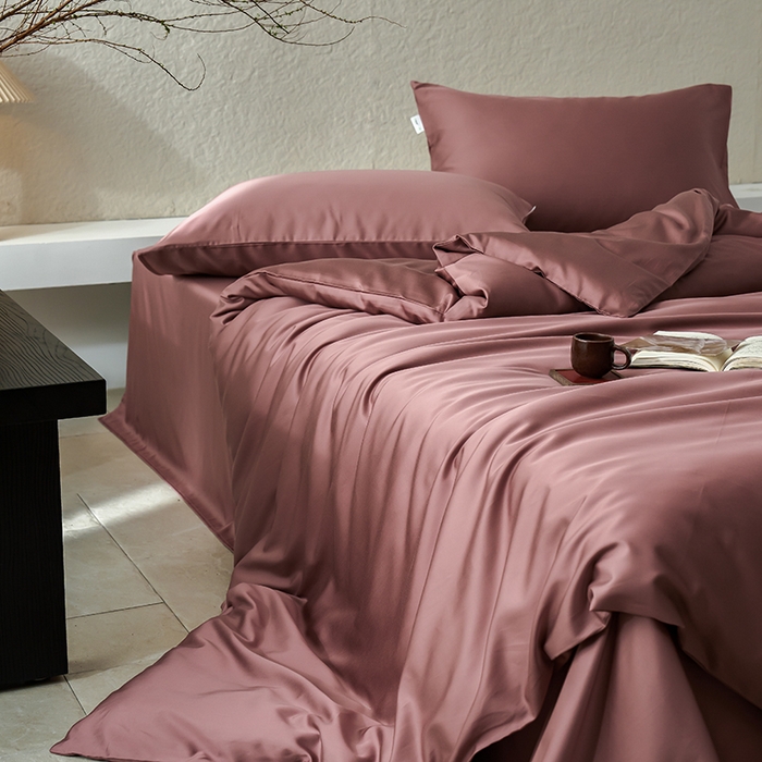 91家纺网 家纺一手货源 找家纺 咏绒家纺工厂店 2025新款60支奥地利兰精天丝纯色天丝棉四件套 覆盆子（芋泥豆沙）